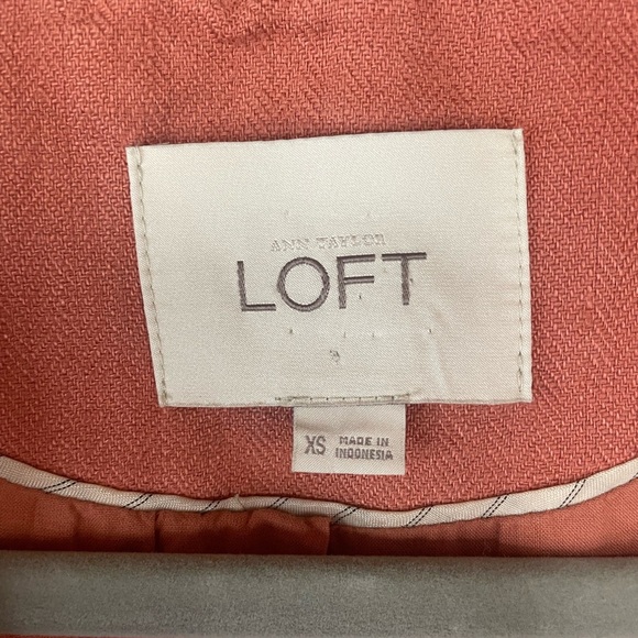 Loft XS linen blazer in an earthy terracotta color. Cuffs do unroll! - Picture 4 of 5